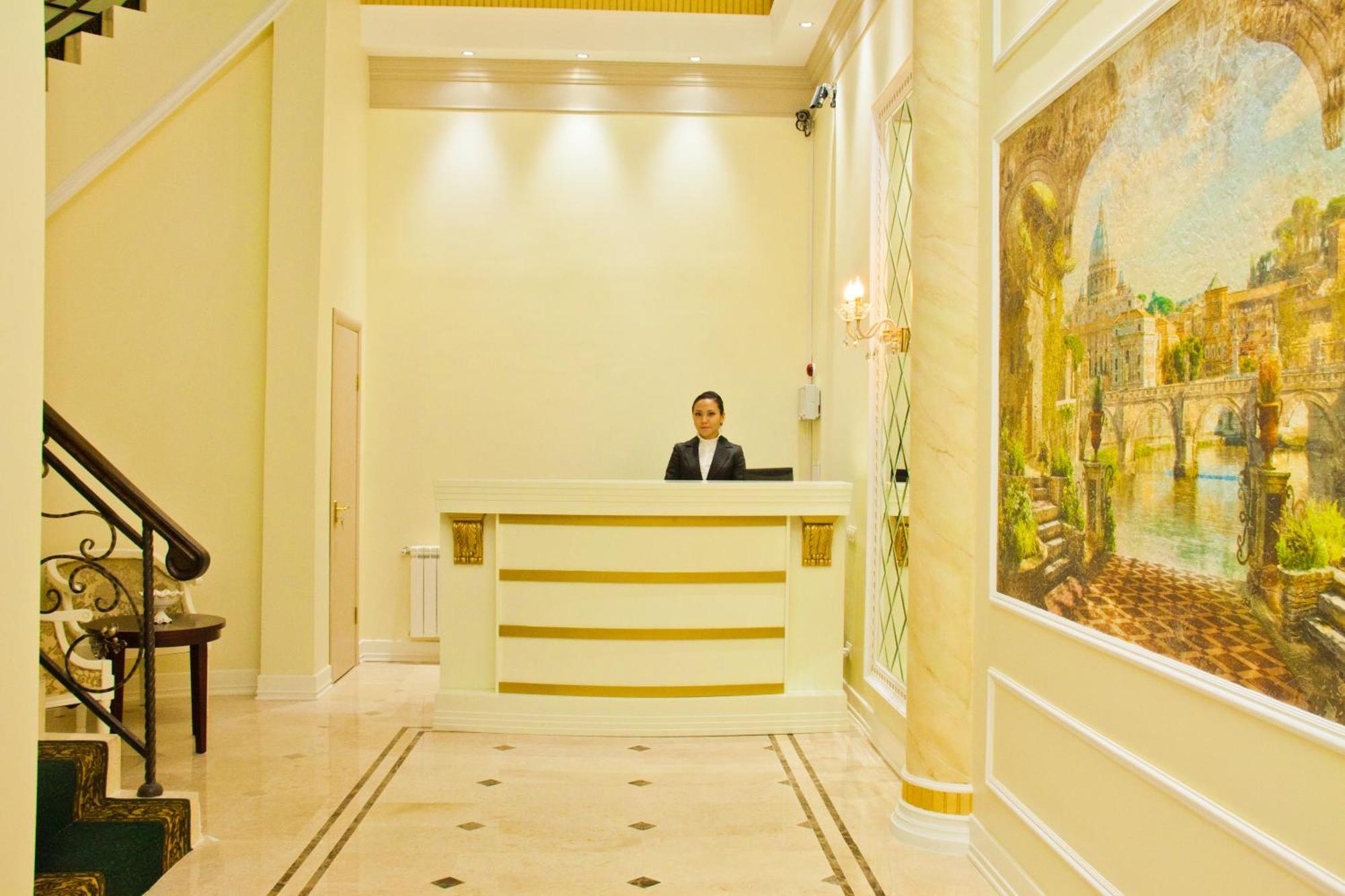 Sky Luxe Hotel 3*